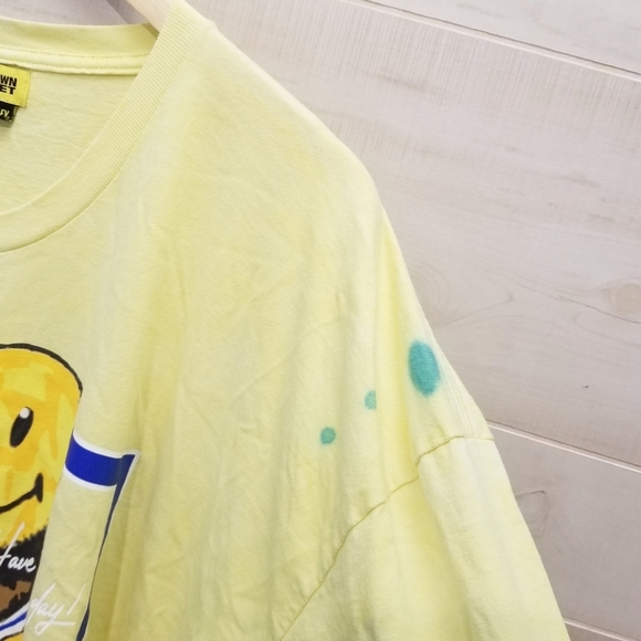 {XXL} Chinatown Market Smiley Tie Dye Shirt with FLAW on left shoulder in pics - Picture 3 of 8